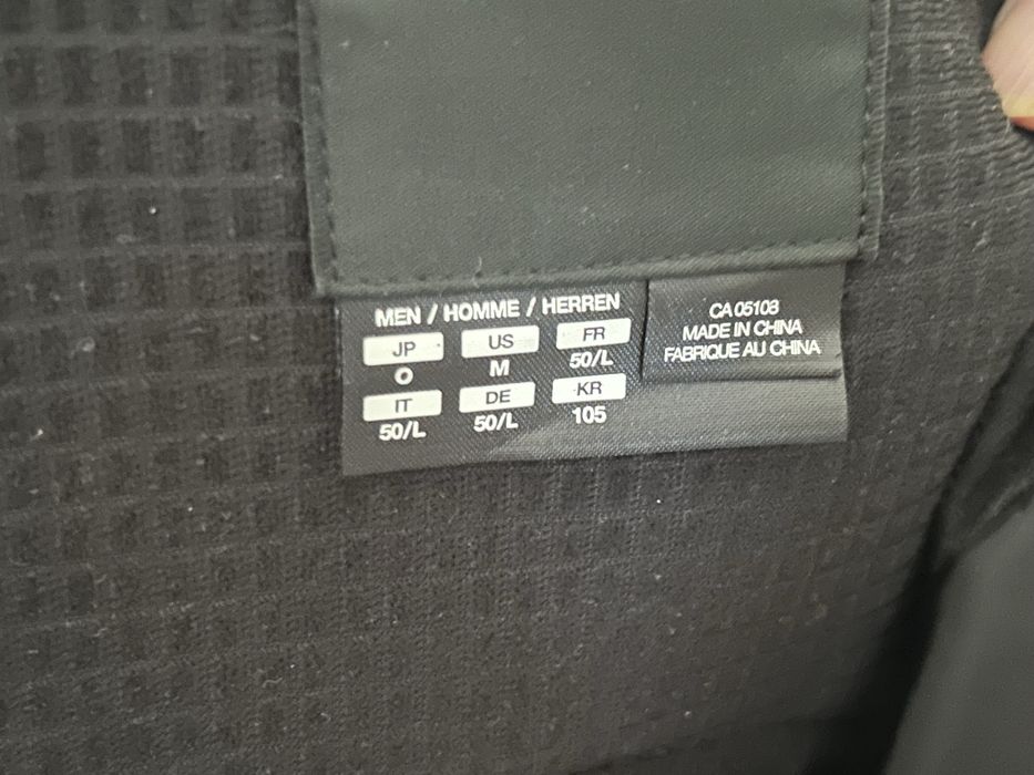 Kombinezon narciarski dwuczęściowy marki Descente