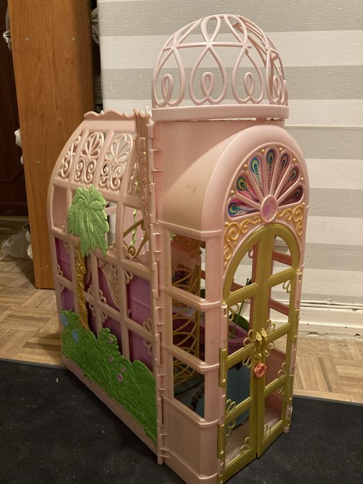 Casa de bonecas / princesas Barbie
