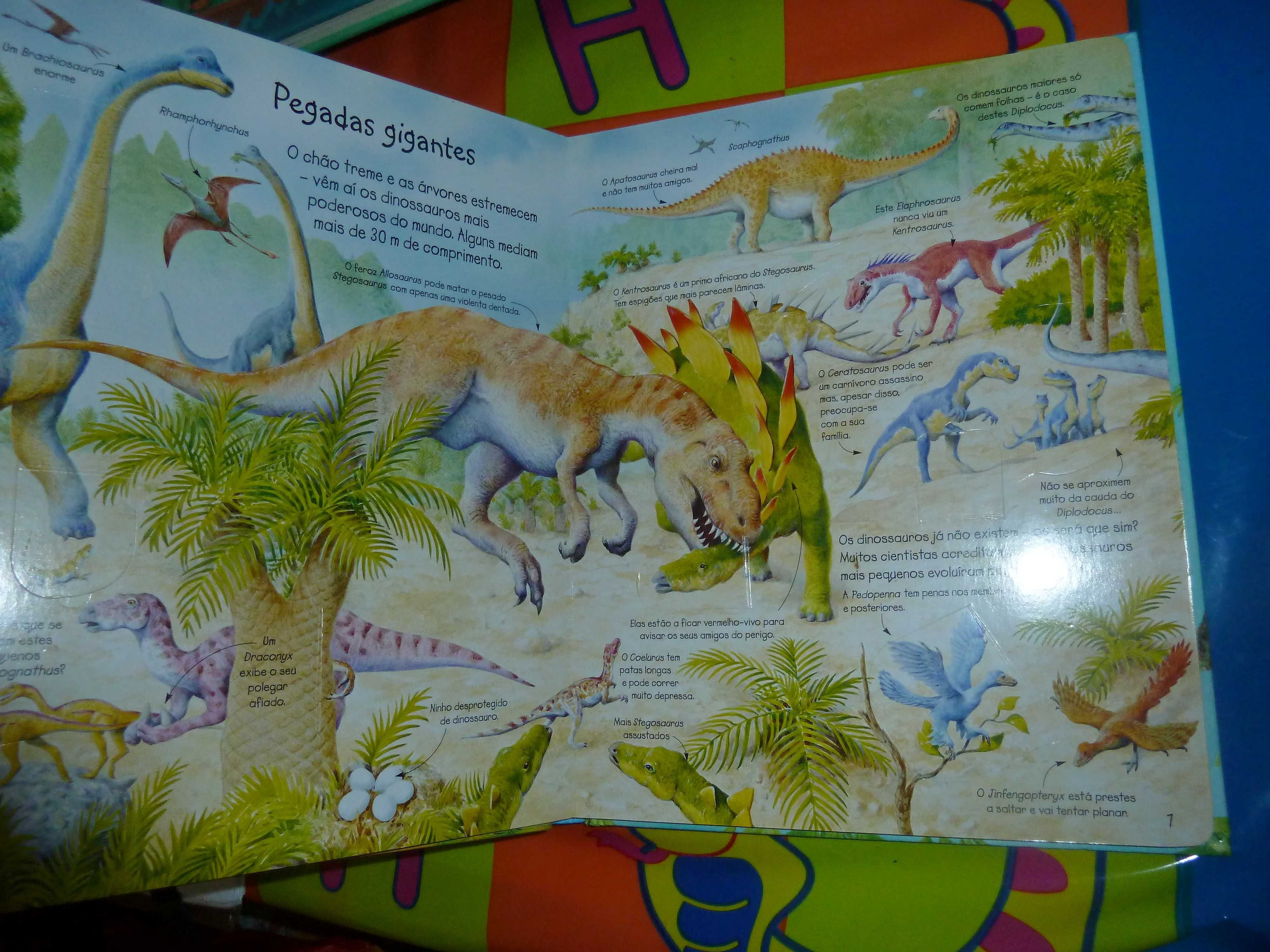 Livro Espreita o Mundo dos Dinossauros