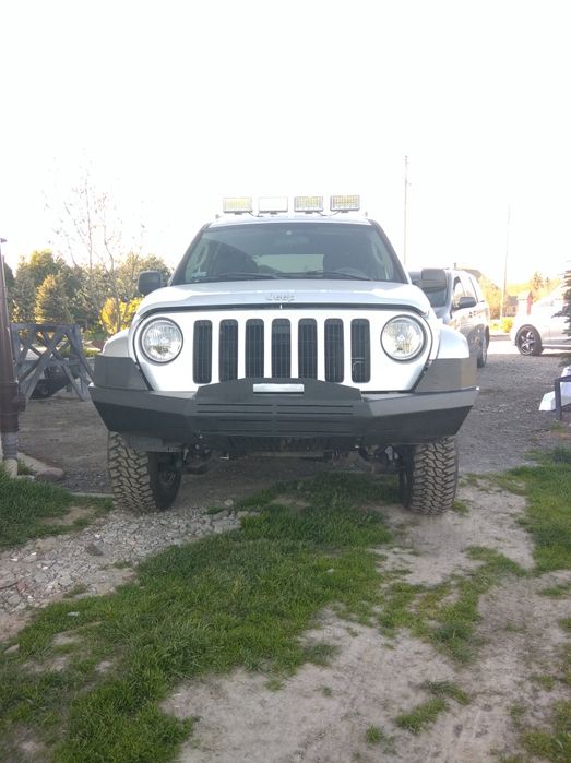 ZDERZAK STALOWY ocynkowany JEEP  Liberty , pod wyciągarkę