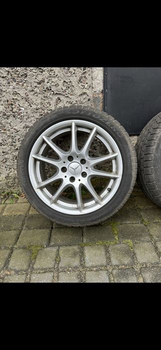 Felgi Mercedes z oponami zimowymi