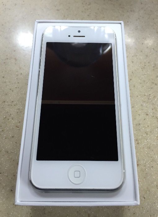 Коллекционный Apple Iphone 5 64 gb neverlock белый, оригинал, идеал