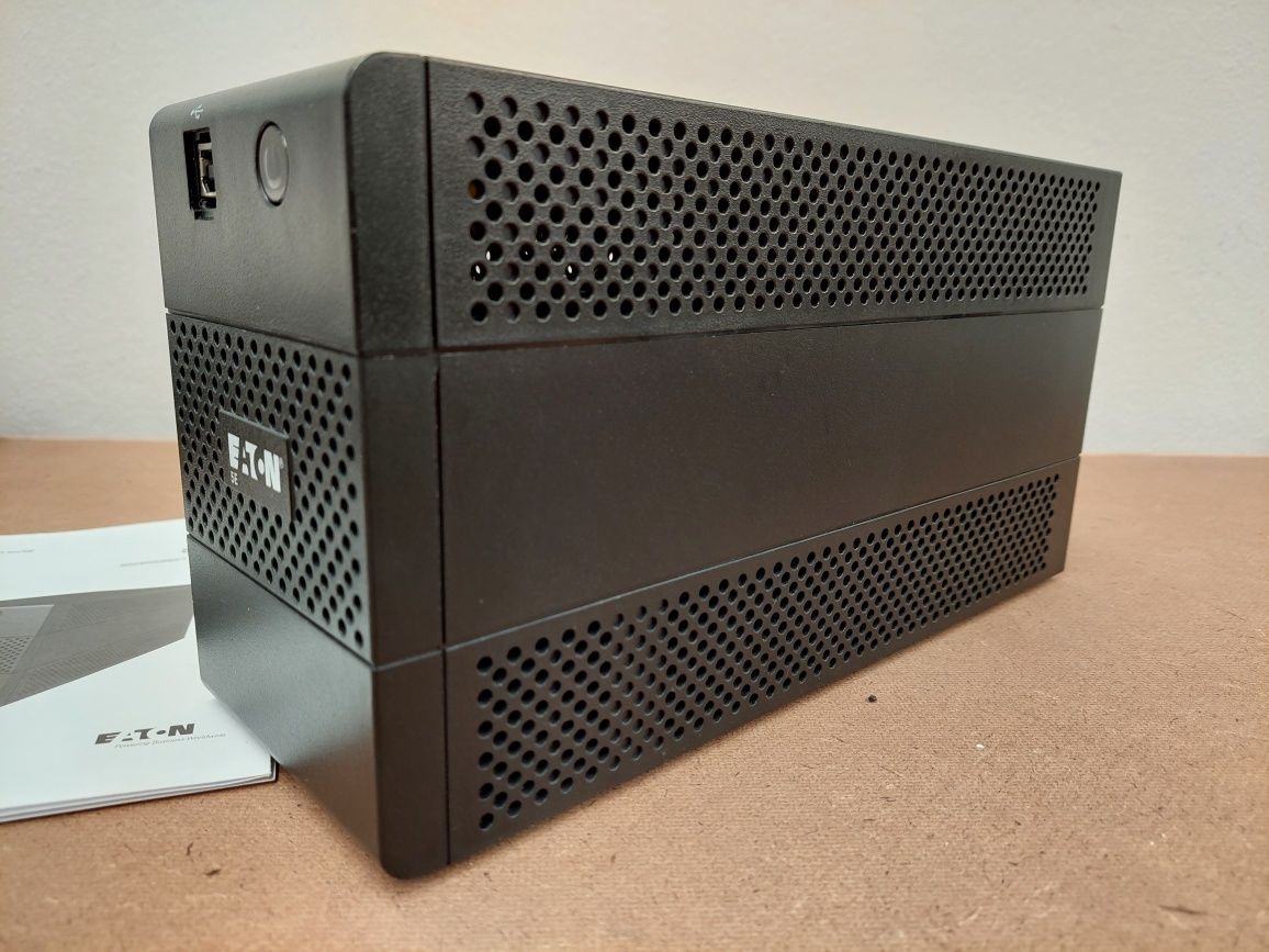 UPS Eaton 5e avariada peças reparação 

- Modelo 5E.
- Cor preta.

Em