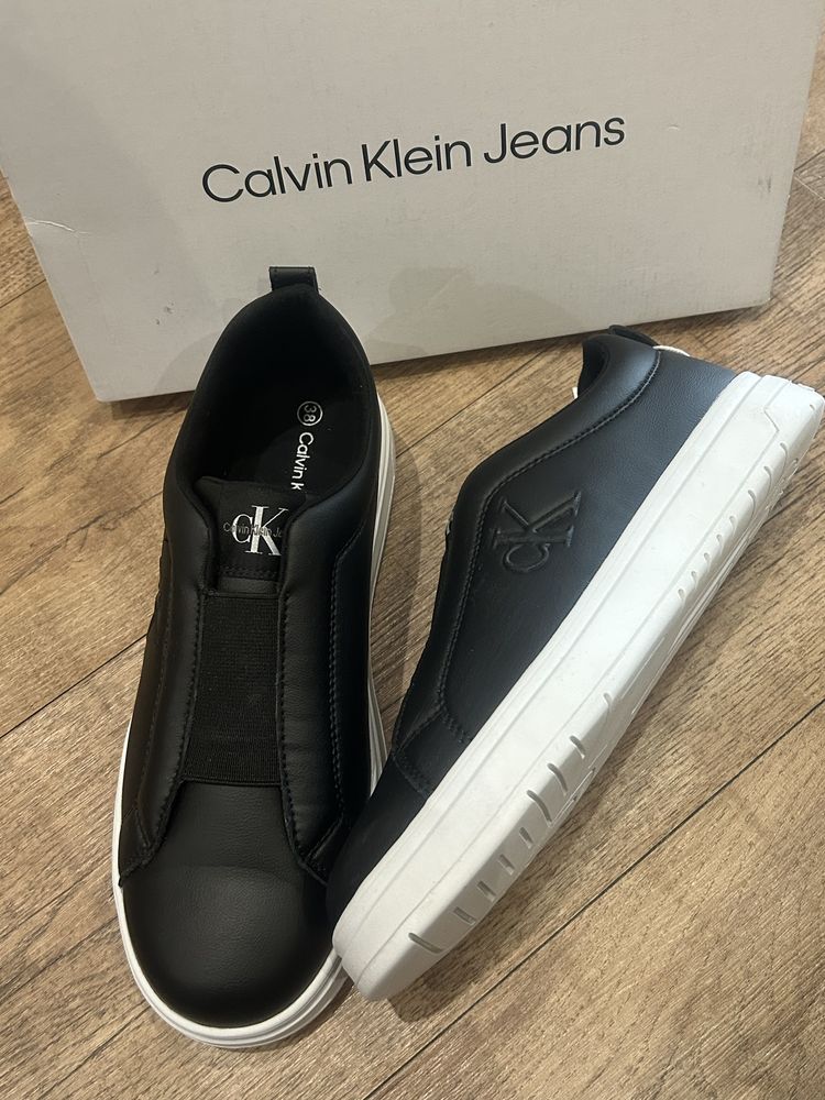 Nowe buty Calvin Klein