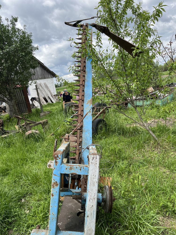 Продам дві косарки до трактора