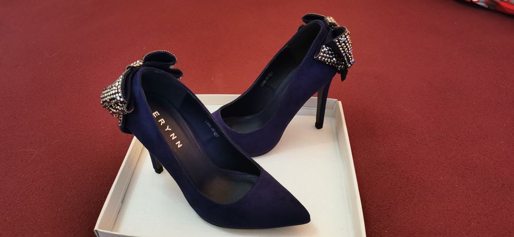 Szpileczki granatowe