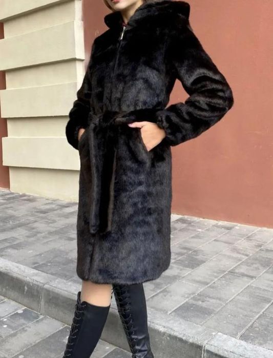 Шуба із штучного хутра з капюшоном