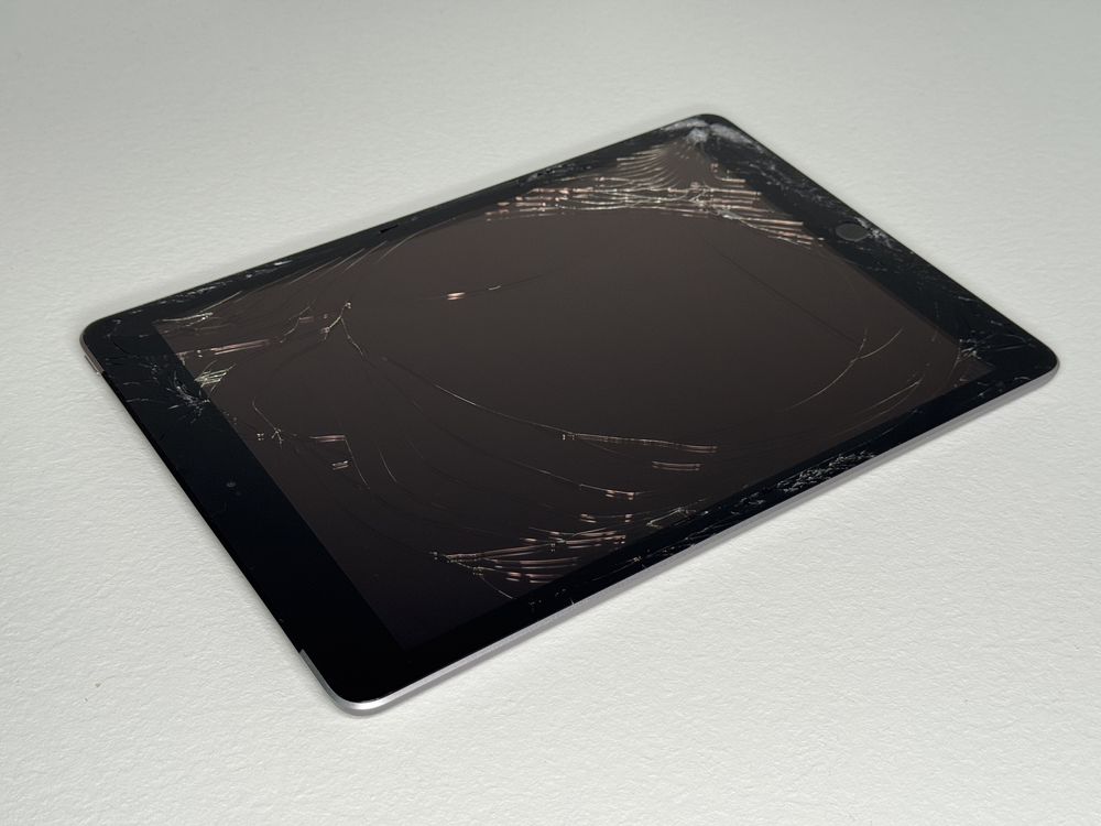 iPad 6. gen. 32GB (A1954) - Cellular (LTE) - zbity - faktura VAT 23%