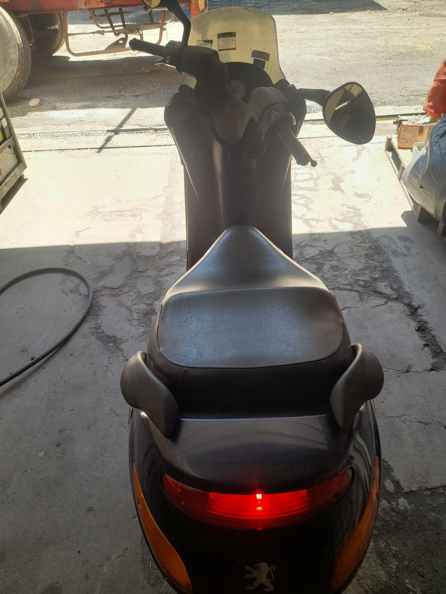 Scooter 50 cm3 motorizada