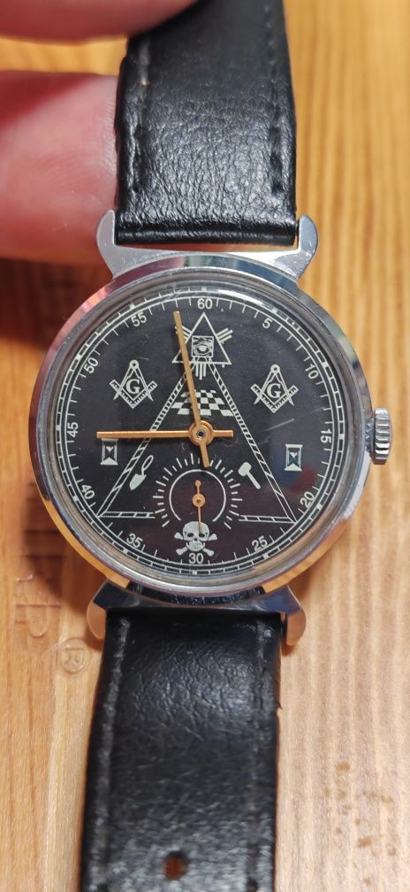 Radziecki zegarek Pobeda z motywem Masonerii