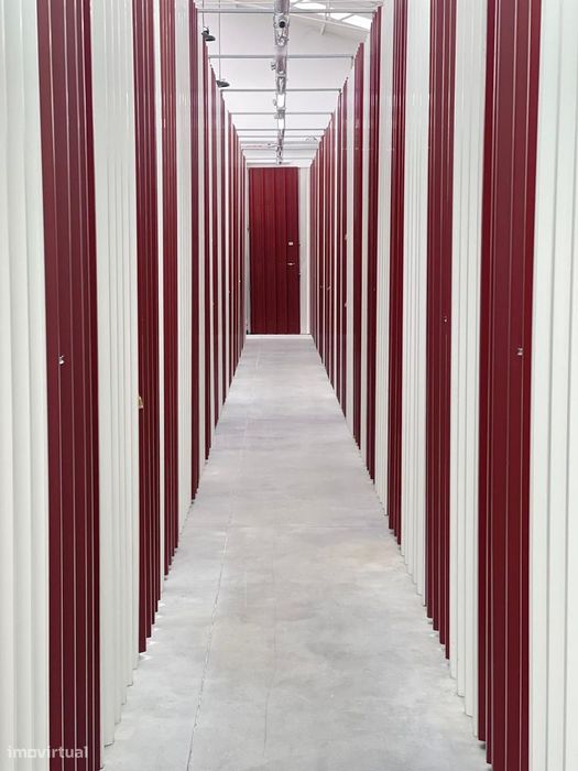 MONTIJO / Armazém / Arrecadação / Self-storage / Guarda-móveis