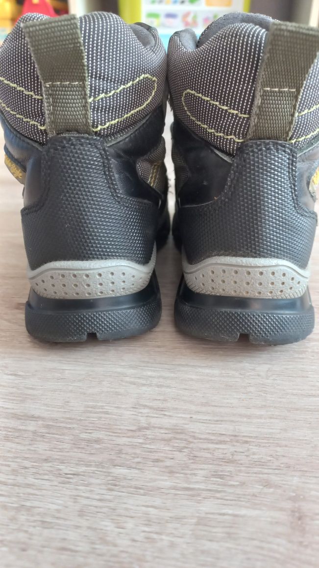 Весна взуття для хлопчика 27 17см Туреччина чоботи на липучках ботинки