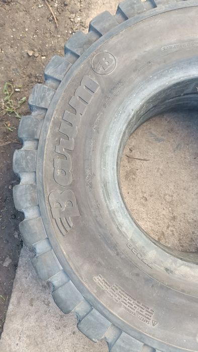 Шина цельнолитая к вилочным погрузчикам 6.50-10 б.у 1 шт.