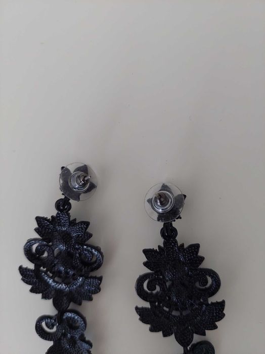 Длинные серьги с чёрными камнями. Бижутерия. Пусеты. Гвоздики