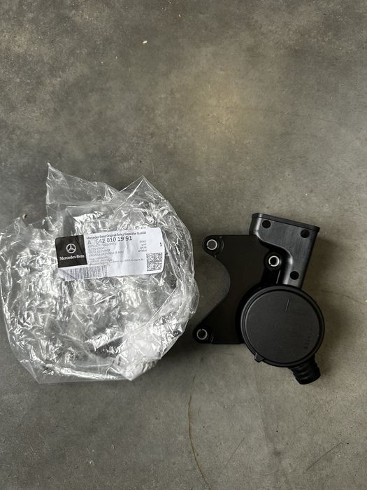 Клапан вентиляции картерних газів сапун спрінтер Sprinter W906 W639