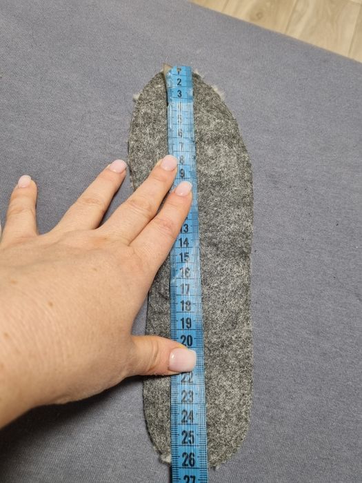 Зимние кросовки на танкетке рр 39-40