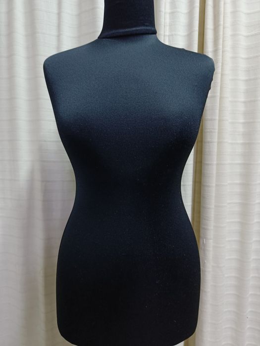 Манекен жіночий пластик  та кравецький