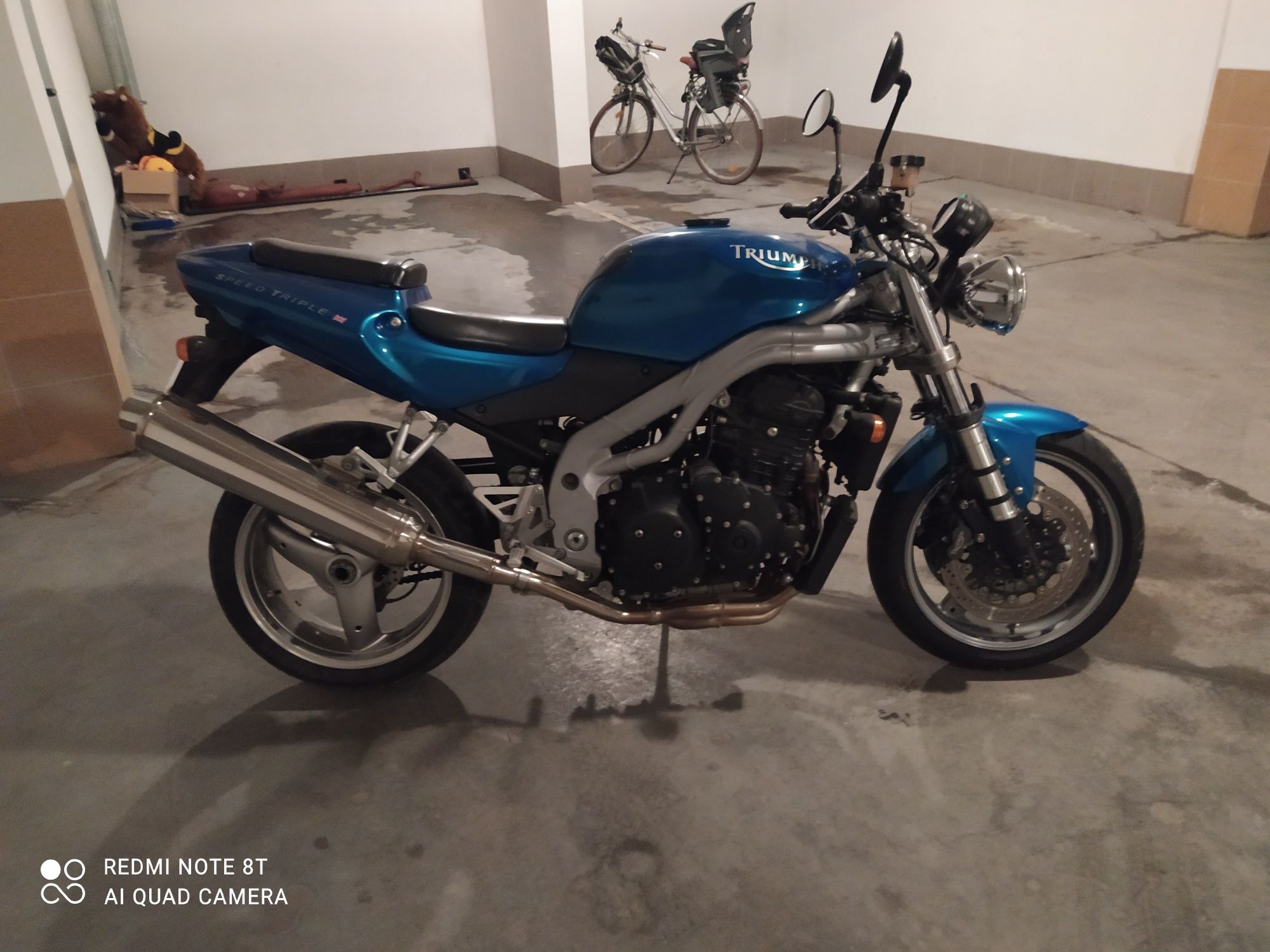 Triumph speed triple 955i 2003r
