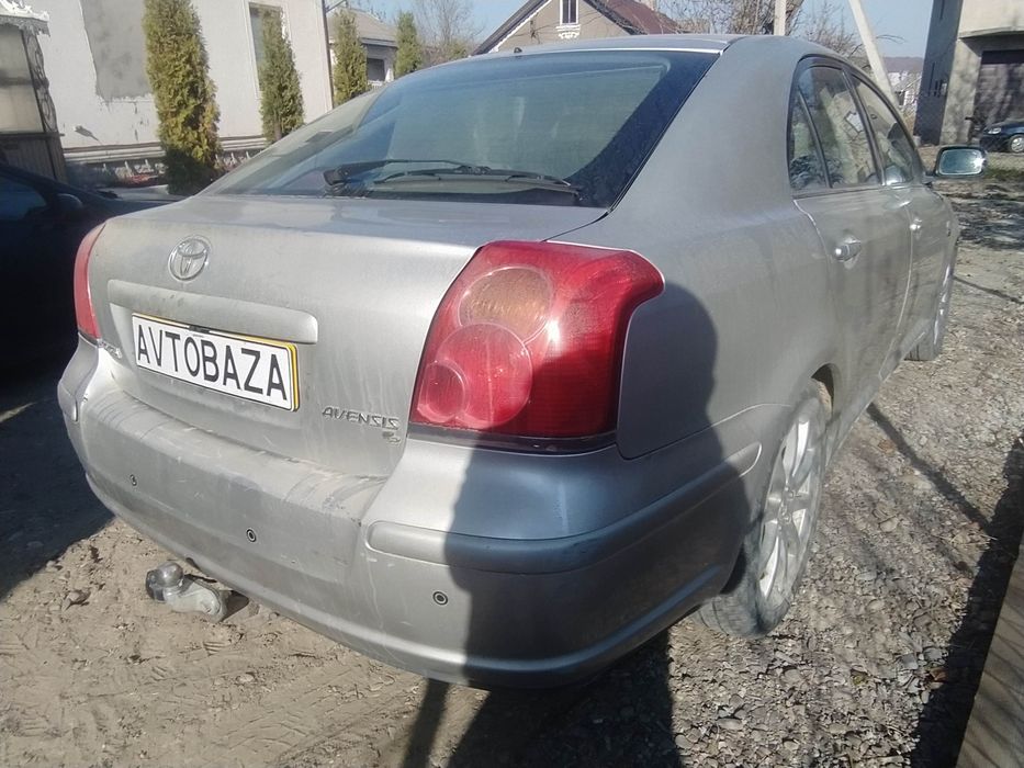 Фаркоп Toyota Avensis T25 хетчбек Тойота Авенсис Авенсіс прицепне