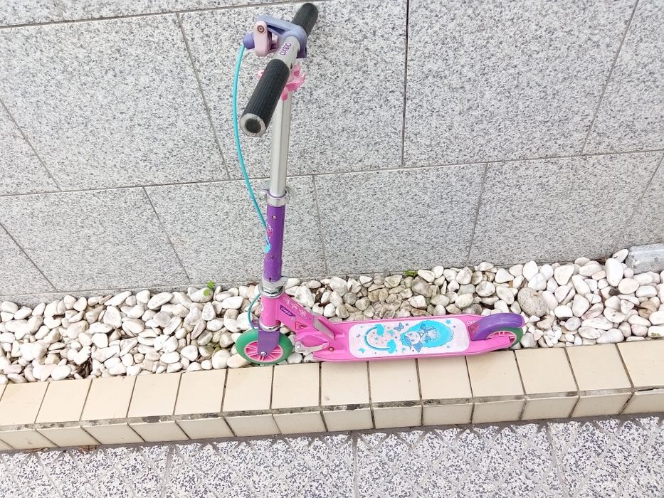 Bicicleta+trotinetes+carro de criança