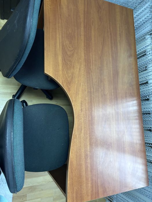 Якісний компютерний  стіл