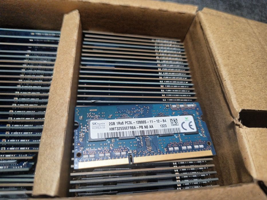 SK hynix 2GB 1Rx8 PC3L-12800S-11-12-84 CHINA OT HM1325S5EFRBA-PB NO AA