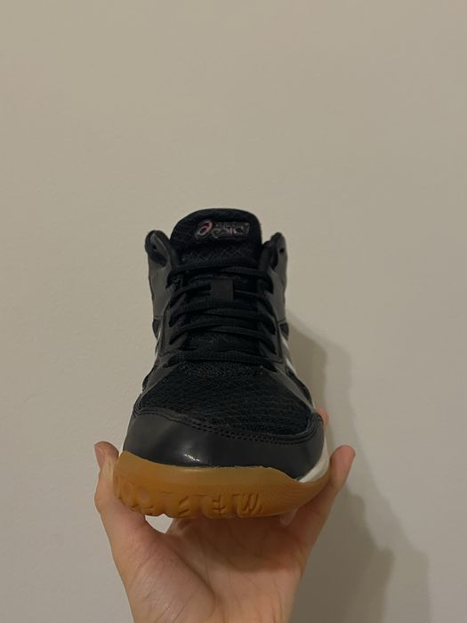 Оригінальні волейбольні кросівки ASICS GEL-TASK MT 3