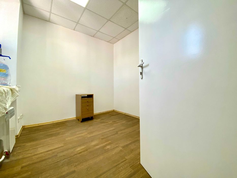 Комерційне дворівневе приміщення в центрі міста (вул. Перемоги).