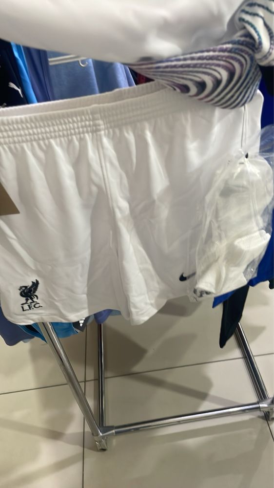 Футбольна форма Nike Liverpool