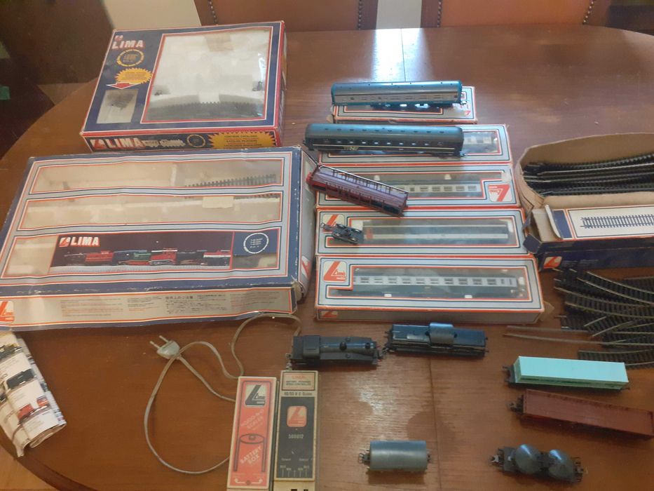 Comboio e carruagens Lima