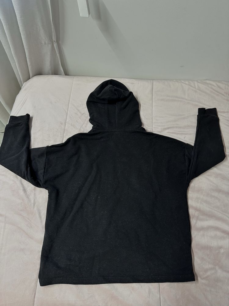Sweat preta com carapuço Pull&Bear