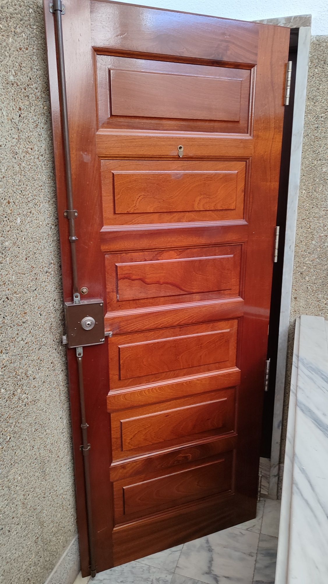 Porta Patim esquerda