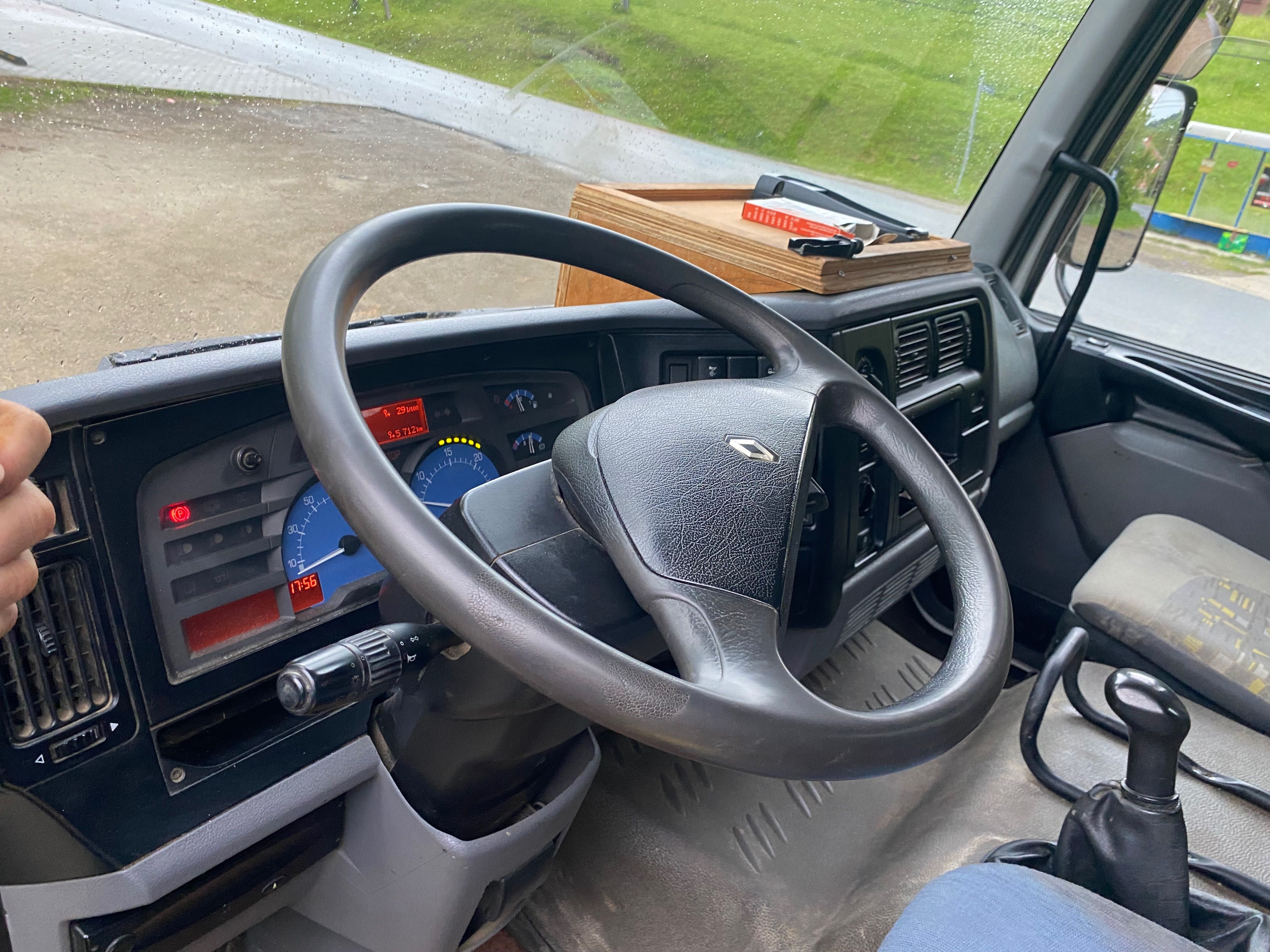 Renault Midlum 270 DCI HIAB 085 pomoc-drogowa (SPECJALNE)