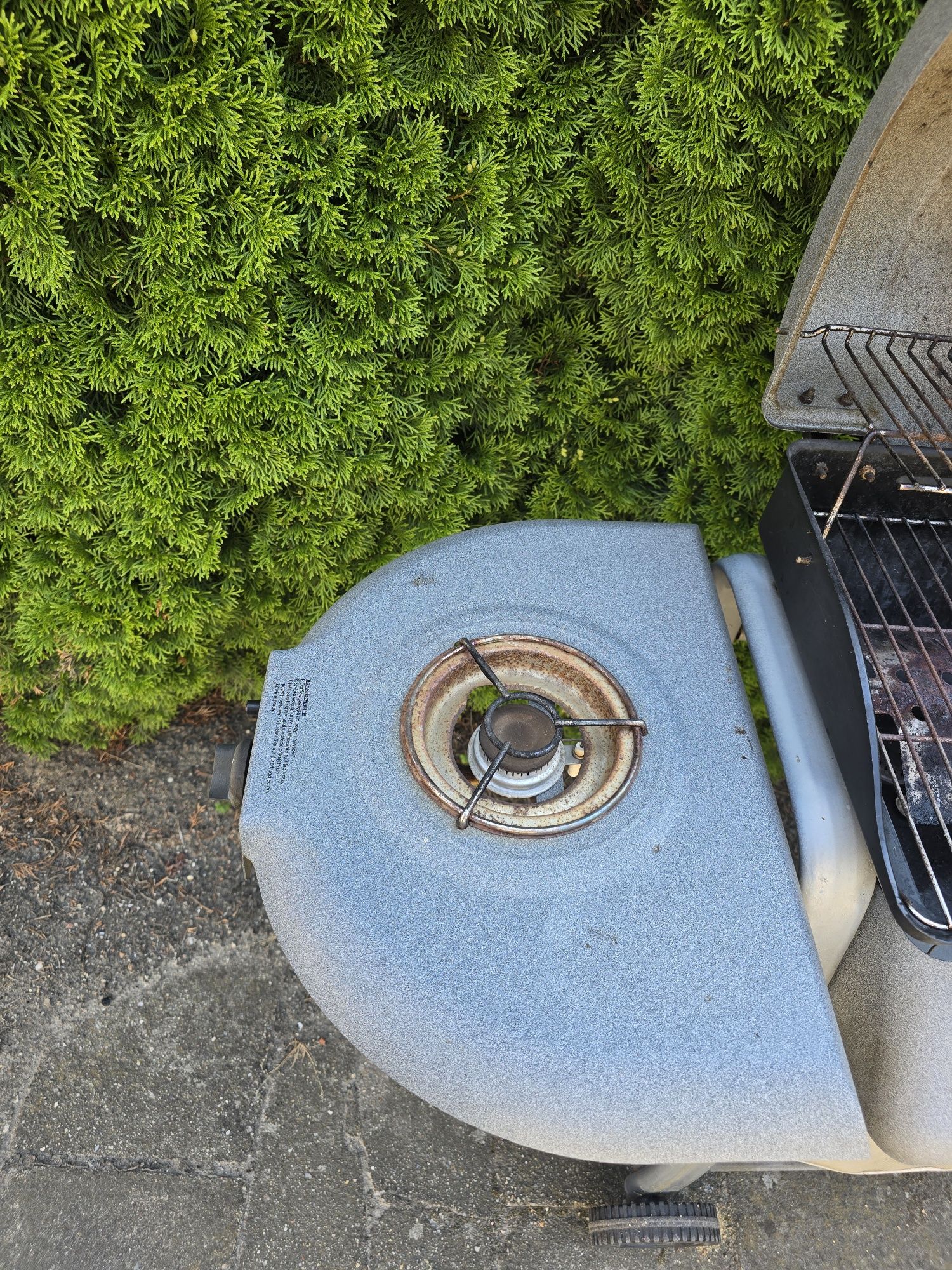 Grill gazowy dwu palnikowy