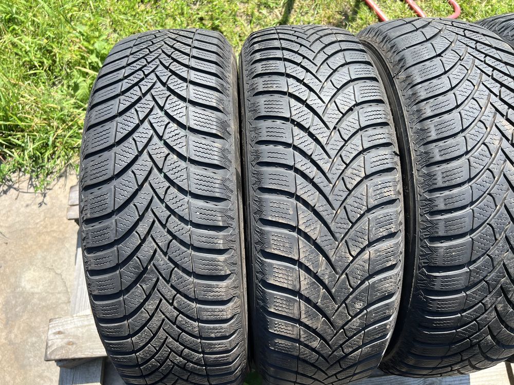 4xopona zimowa SEMPERIT w rozmiarze 185/65 R15