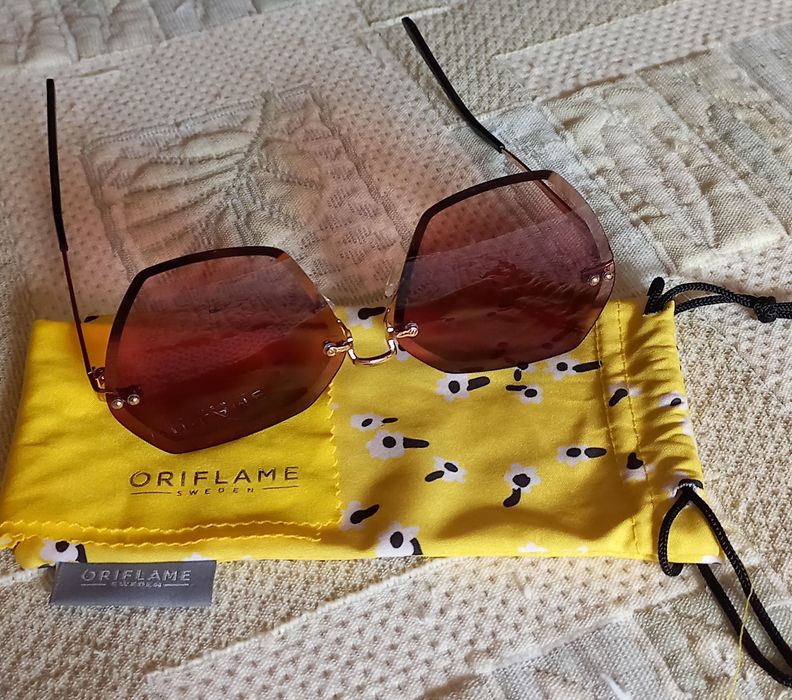 Óculos de sol da Oriflame