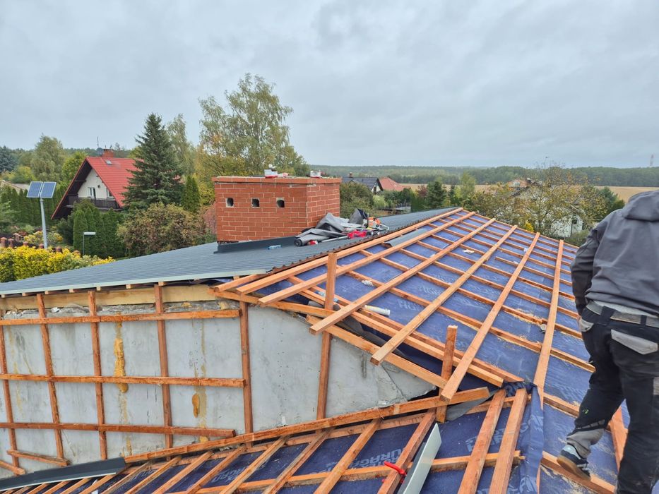 Wykonujemy prace budowlane w zakresie budowy nowych dachów z blachodac
