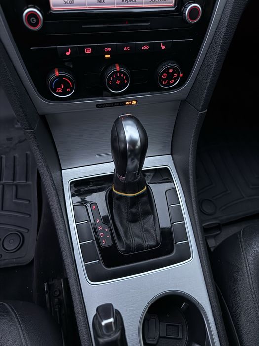 Volkswagen Passat Se 2013 Blue 2.5L