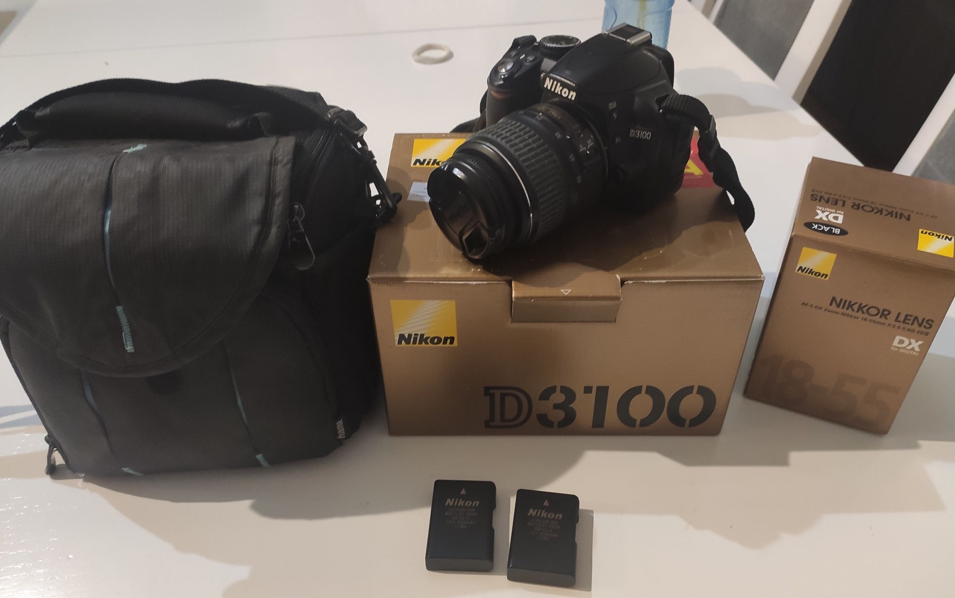 Nikon D3100 plus dwa akumulatory