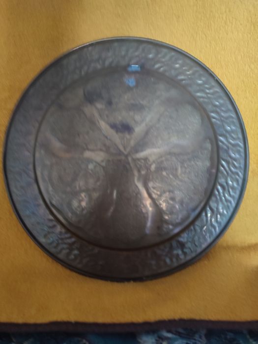 Продаю маску. ручной работы .и декоративную настенную тарелку..торг