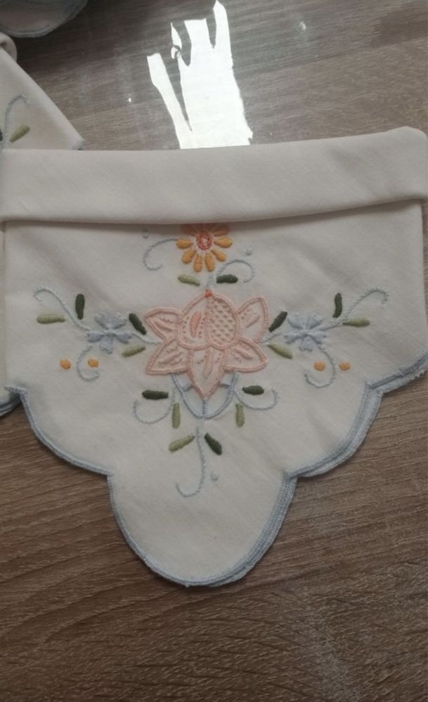 Toalha de mesa com bordado feito à mão 250x170