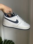 Buty Nike Air Force 1 Low Midnight Navy w rozmiarze 38.5