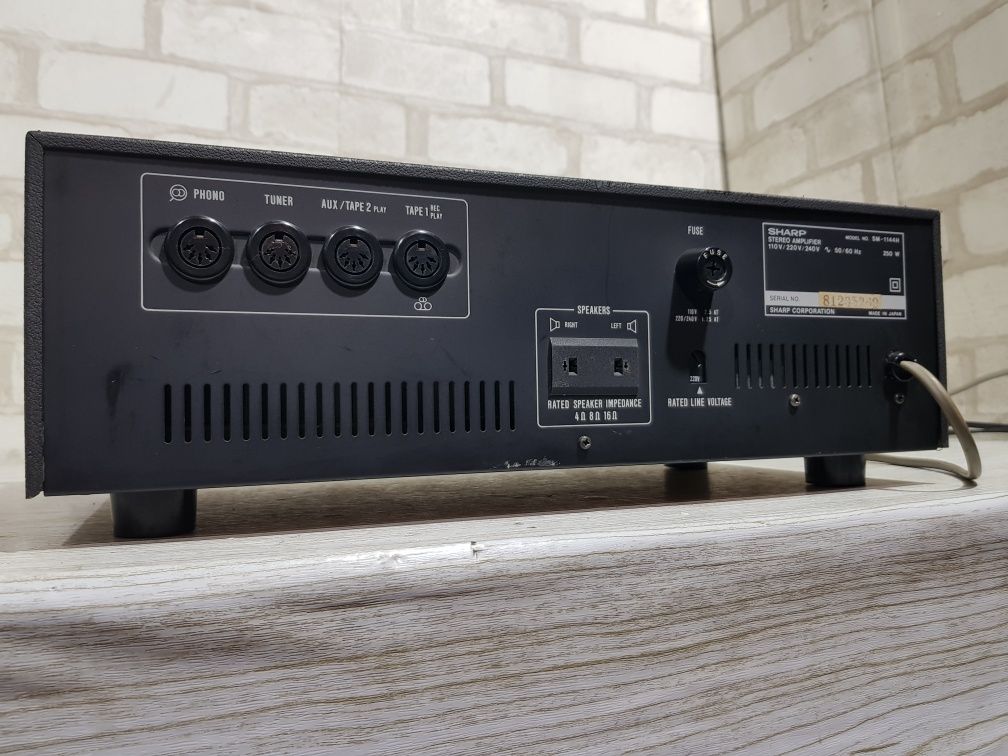 Hi-Fi Стерео підсилювач SHARP SM-1144H, *2x40 Вт, б/у  з Німеччини