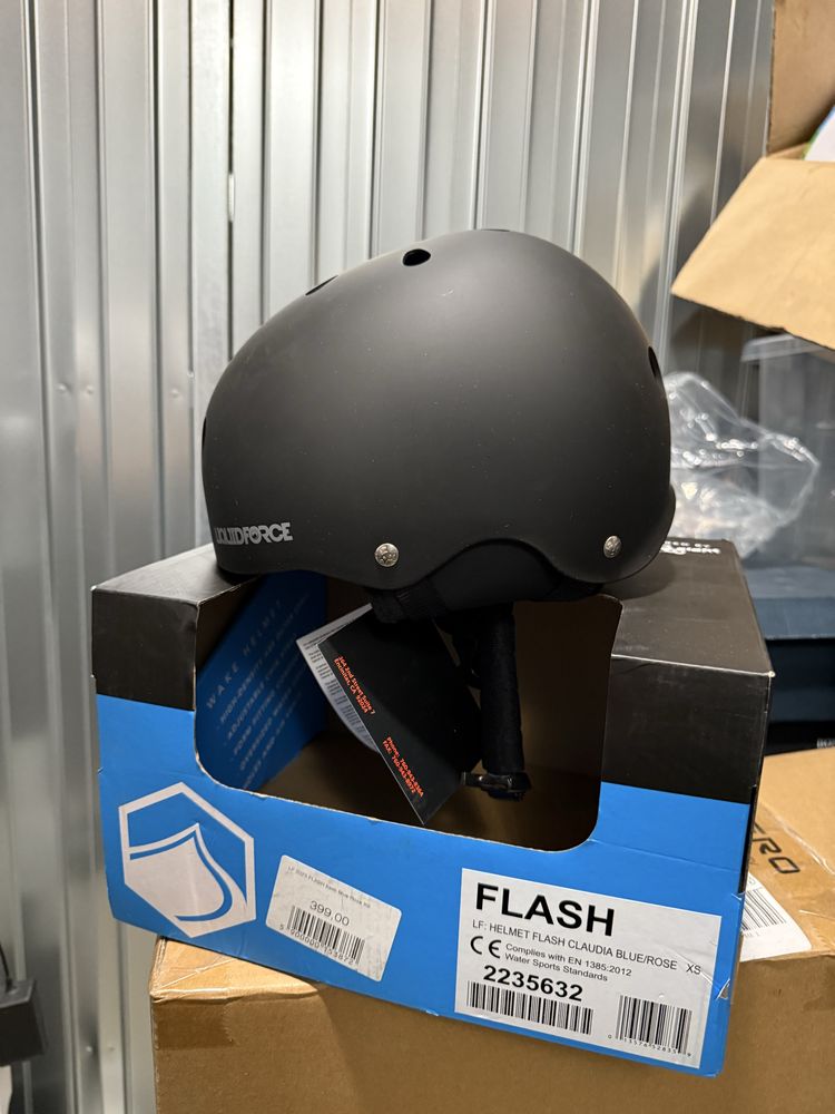 Kask Liquid Force Flash blackout XS