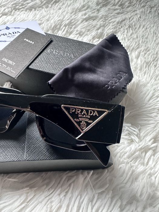 Okulary prada w opakowaniu