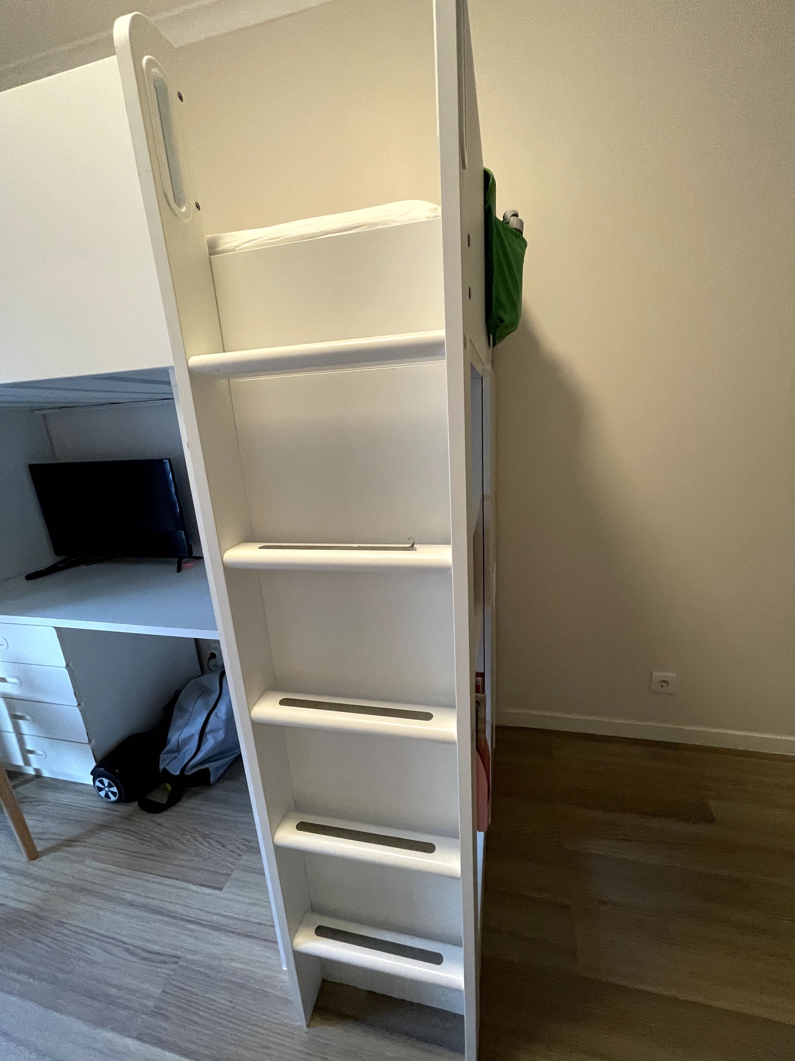 Cama alta, branco com secretária c/4 gavetas,