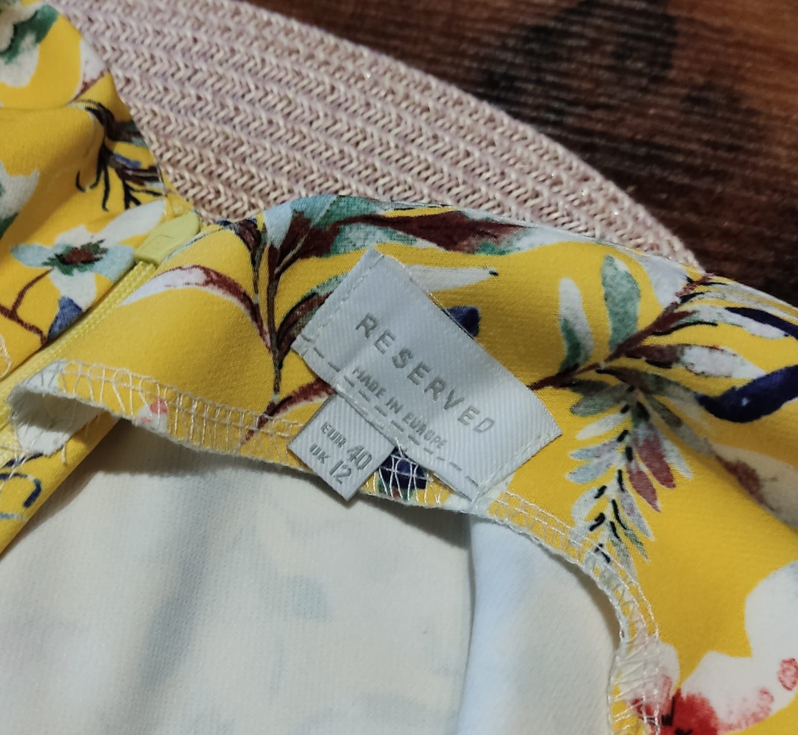 Żółta sukienka w kwiaty Reserved rozm. 40