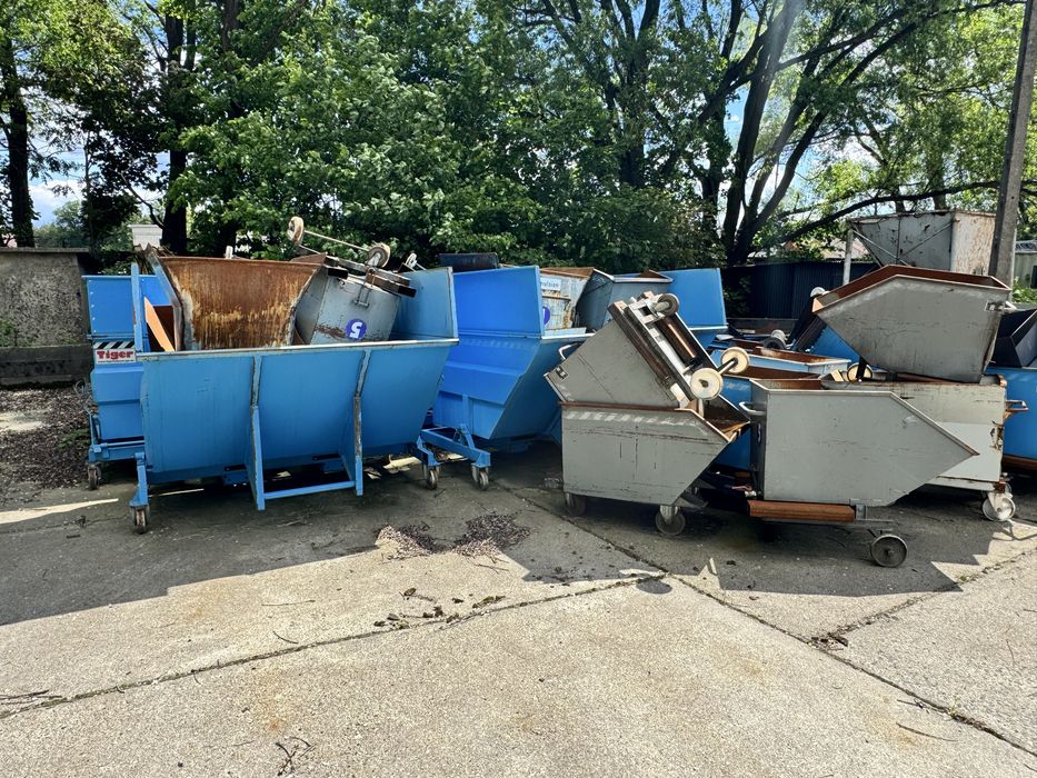 Mobline kontenery wywrotki z kieszeniami za wozek widlowy 400L