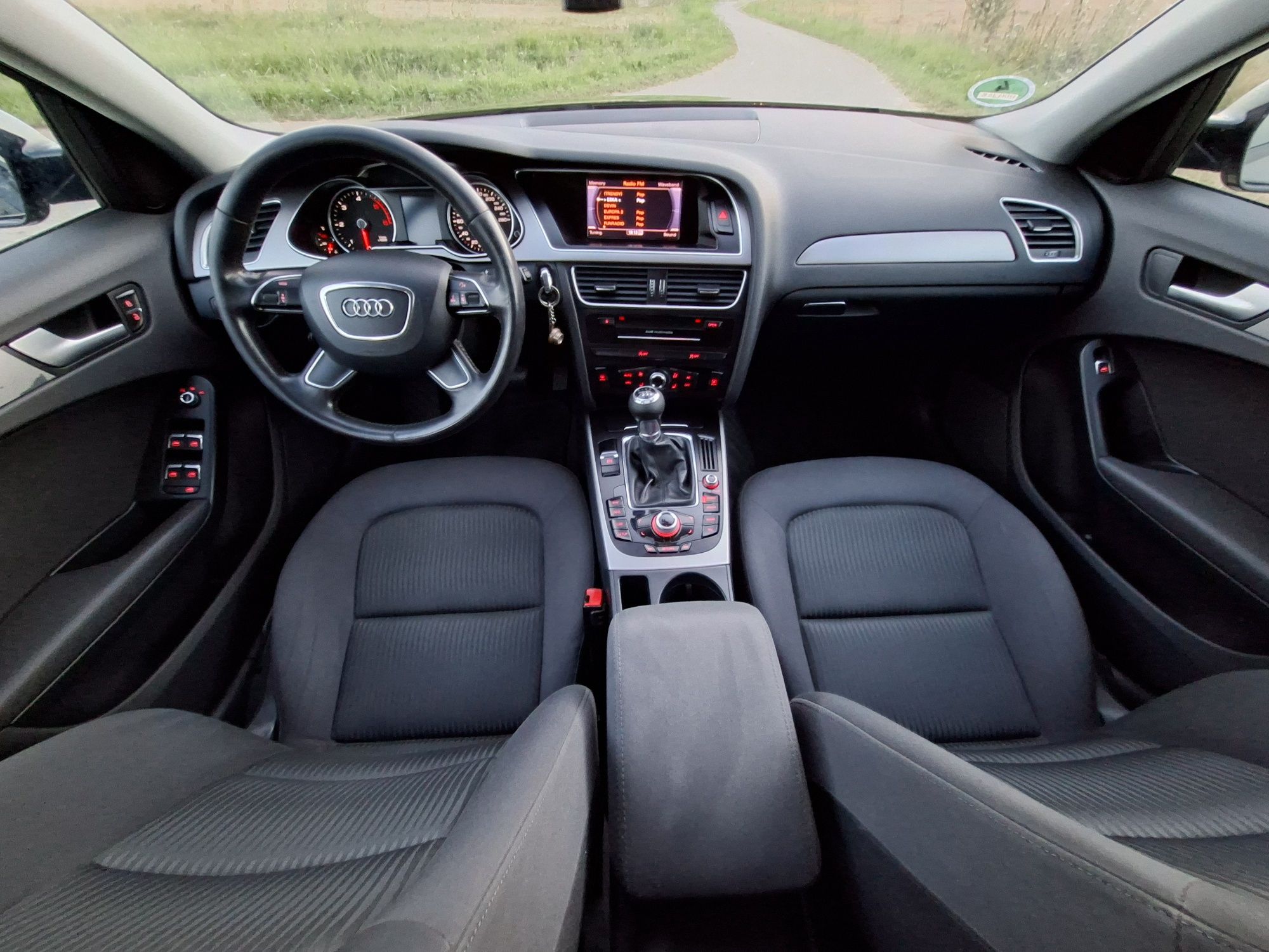 AUDI A4 B8 Lift 2.0Tdi 150km Doinwestowany Navi Hak Radar 2kpl. Kół