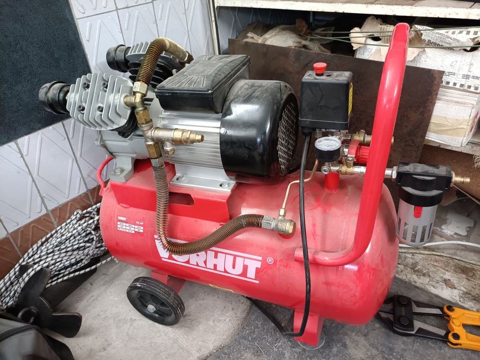 Масляний компресор Vorhut VEC-50P (50л, 2.2кВт, 8Бар, 390л/хв)